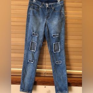 NWOT VENUS beautiful distressed jeans with embellished Rhinestones. Size 6 -8